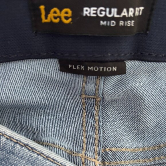 Lee Flex Motion Jean Capris, size 12, mid rise - Picture 6 of 7